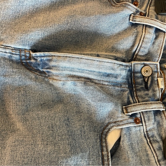 Abercrombie & Fitch Light Blue Straight Leg Jeans. - Picture 5 of 6